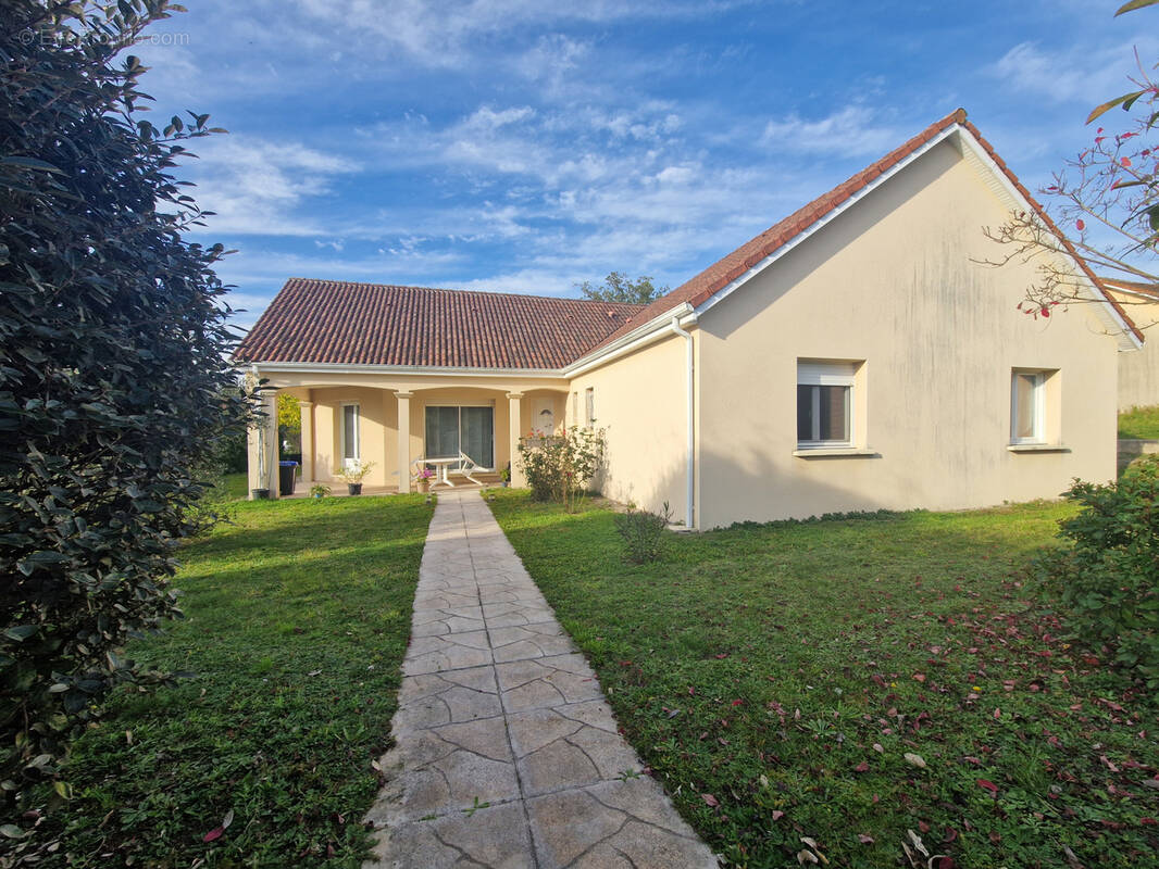 Maison à LUBERSAC