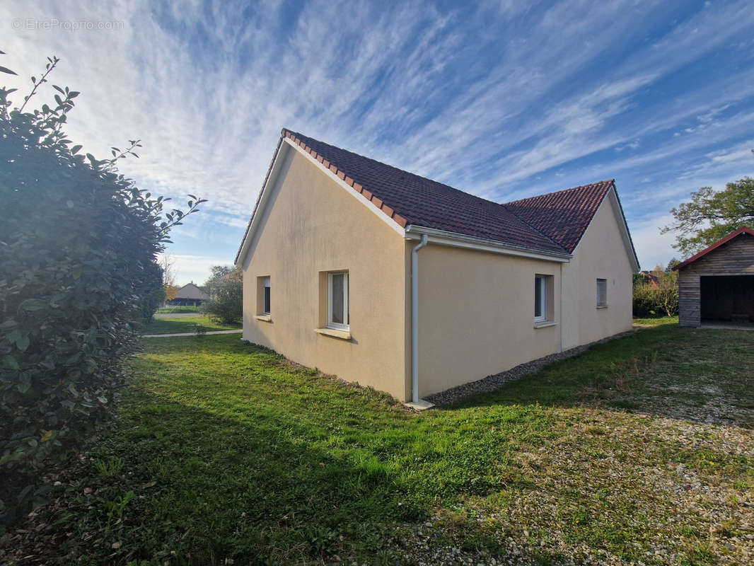 Maison à LUBERSAC