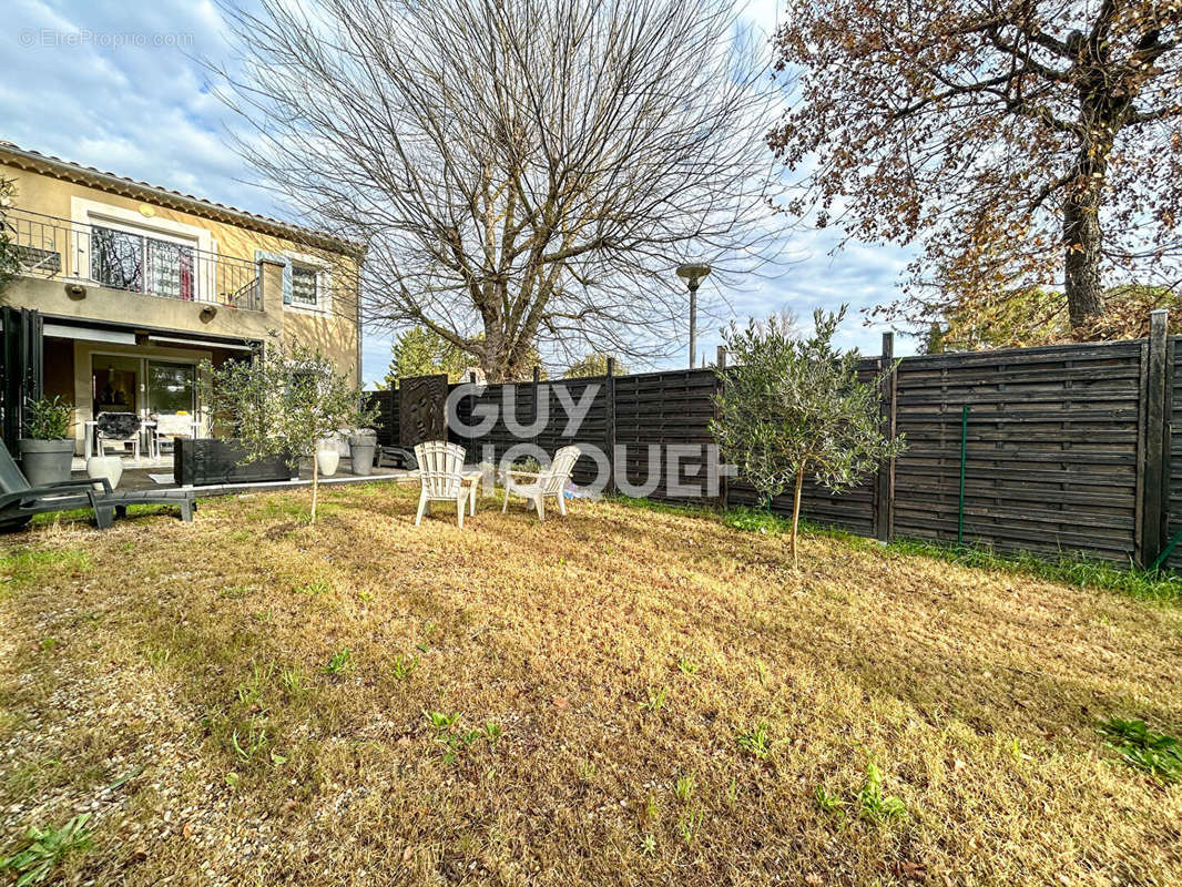 Appartement à L&#039;ISLE-SUR-LA-SORGUE