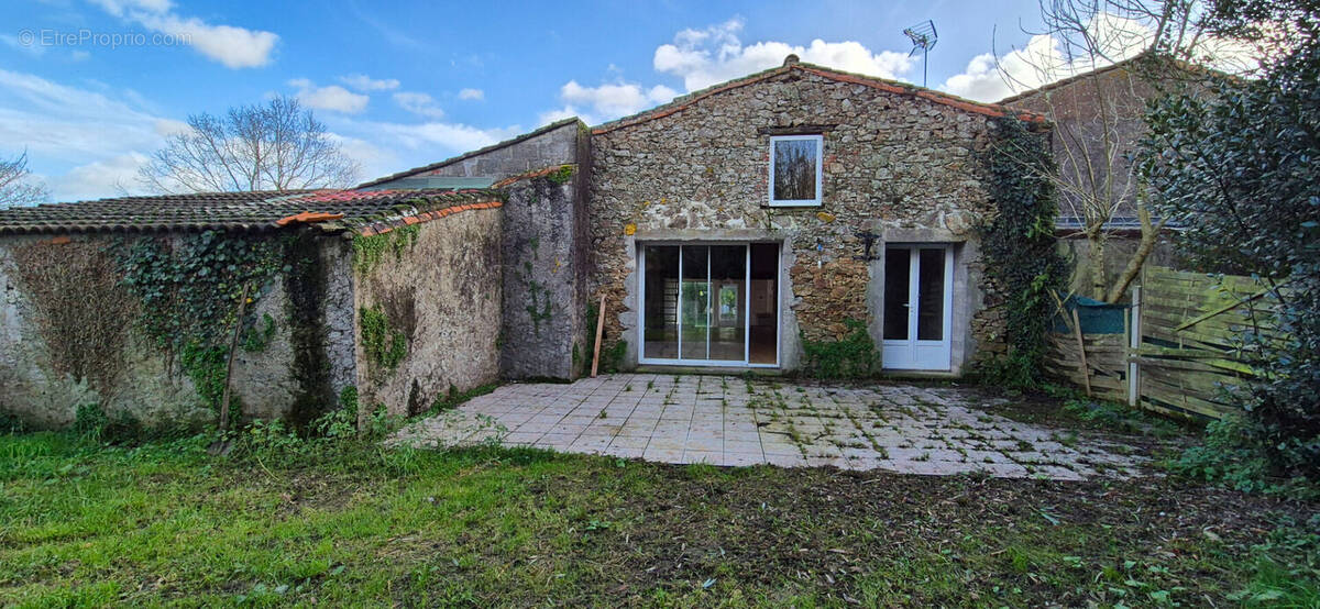 Maison à SAINT-DENIS-LA-CHEVASSE