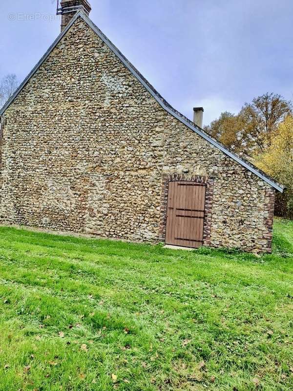 Maison à MOUTIERS-AU-PERCHE