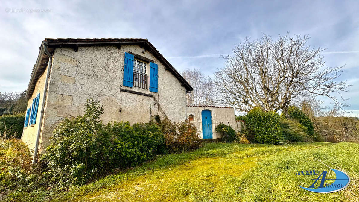 Maison à MENSIGNAC