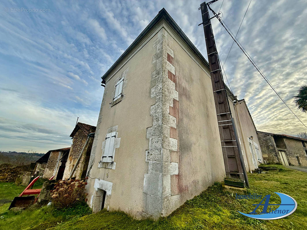 Maison à QUINSAC