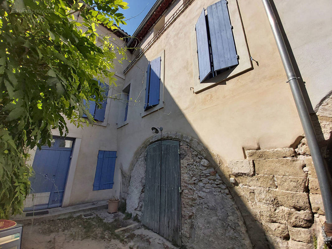 Maison à L&#039;ISLE-SUR-LA-SORGUE