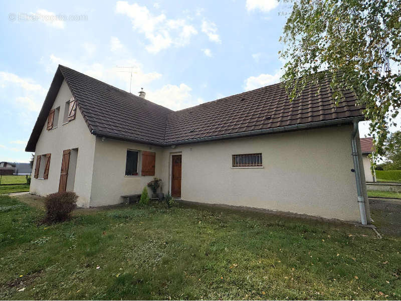 Maison à DOUBS