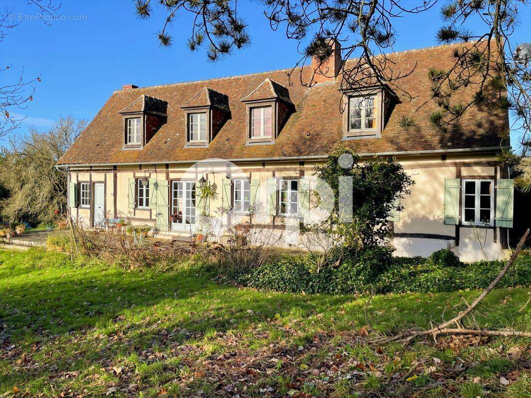 Maison à LES BAUX-SAINTE-CROIX