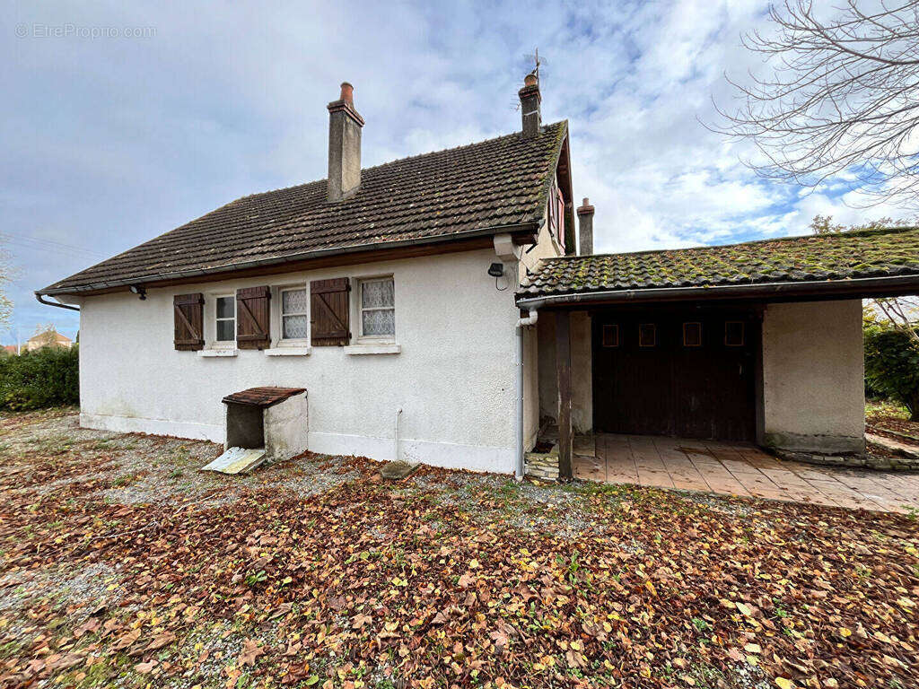 Maison à SAINT-DOULCHARD