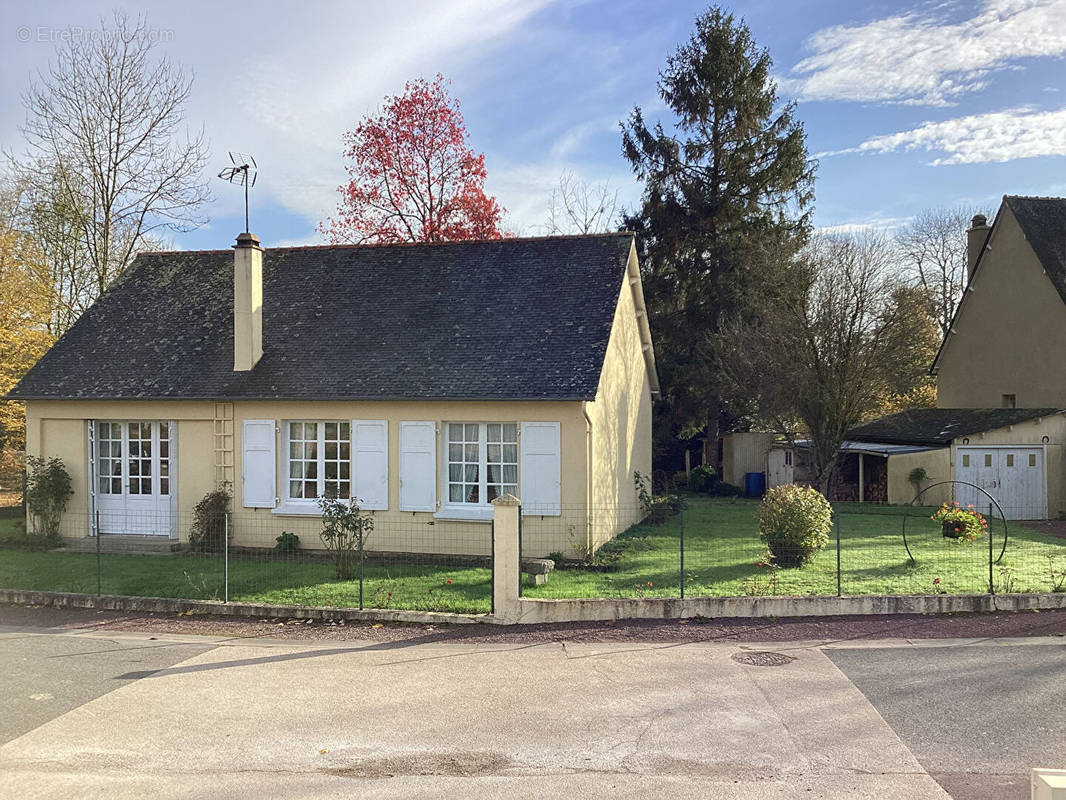 Maison à SAINT-LERY