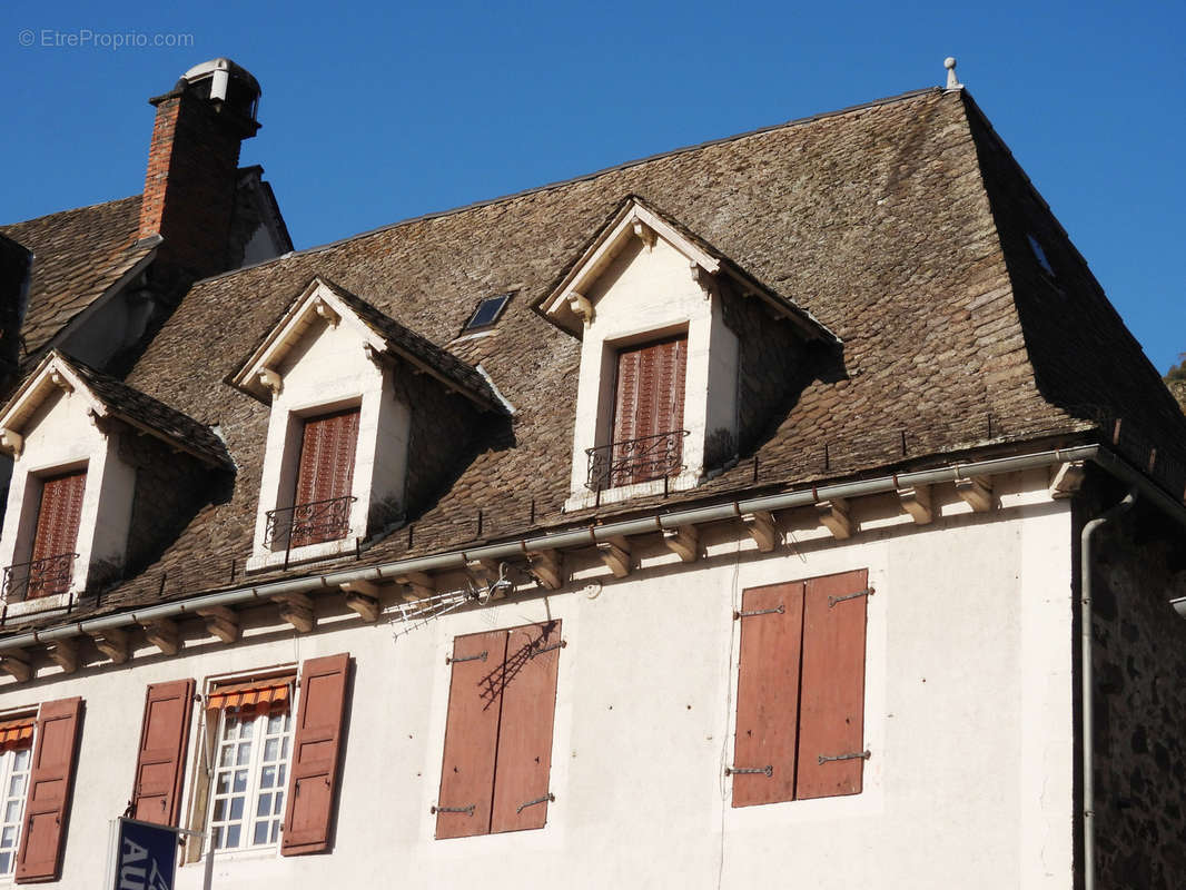 Commerce à VIC-SUR-CERE