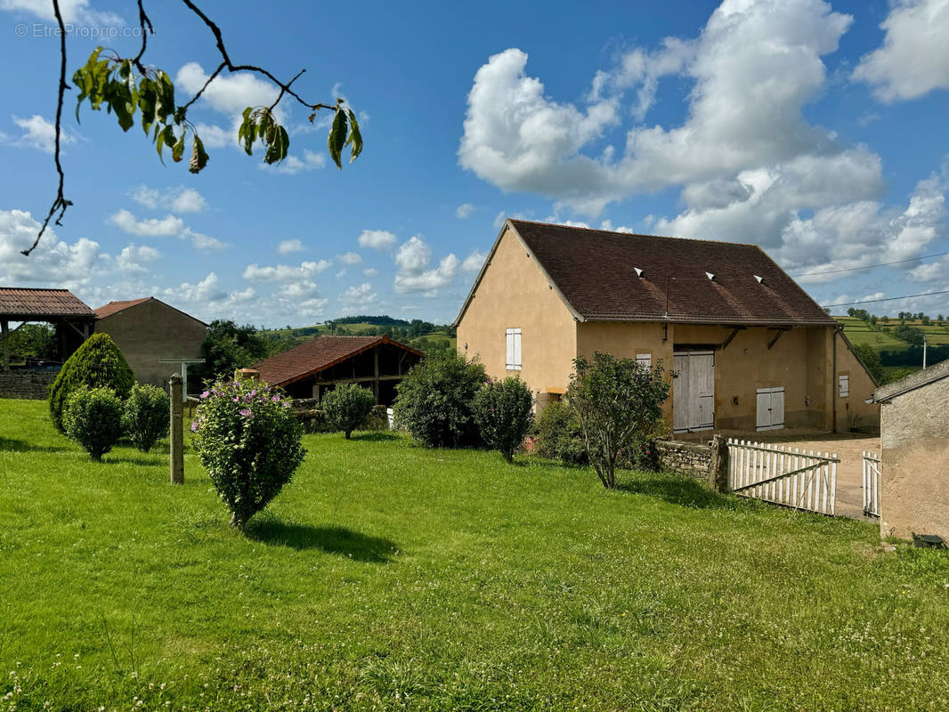 Maison à CHAROLLES