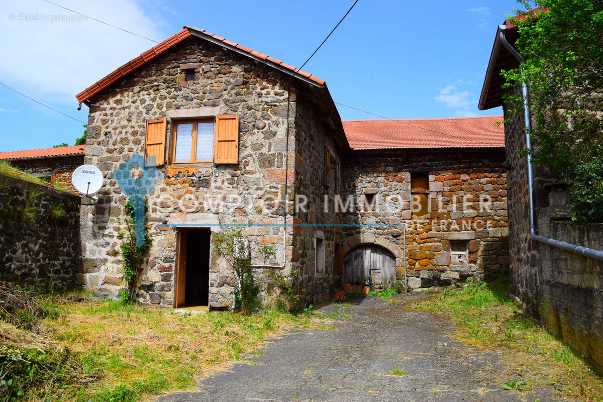 Maison à COUCOURON