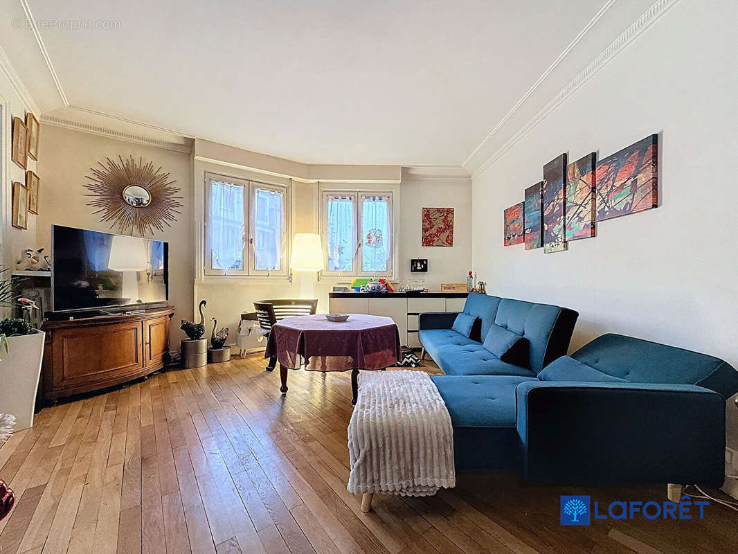 Appartement à PARIS-19E