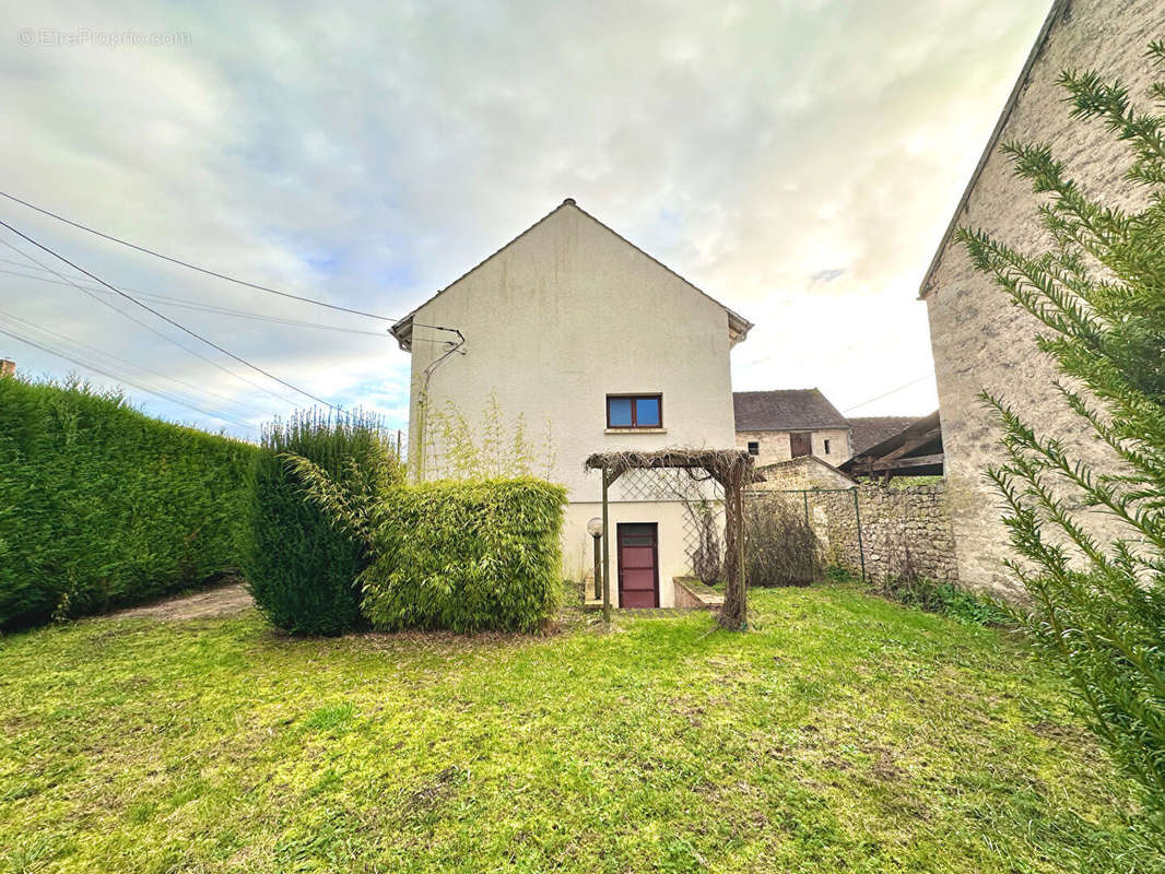 Maison à POLIGNY