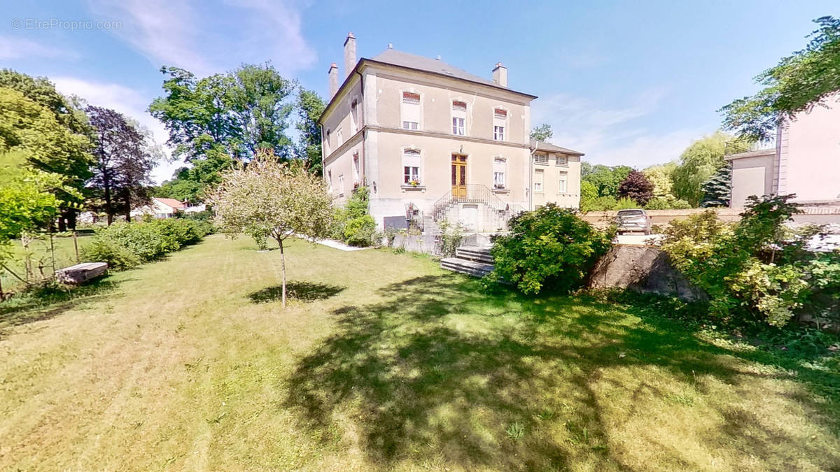 Maison à GONDRECOURT-LE-CHATEAU