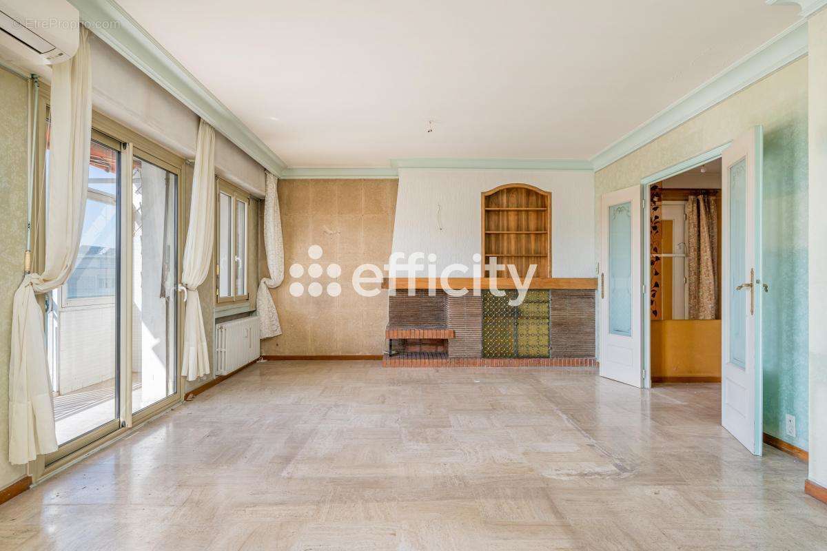 Appartement à MARSEILLE-5E