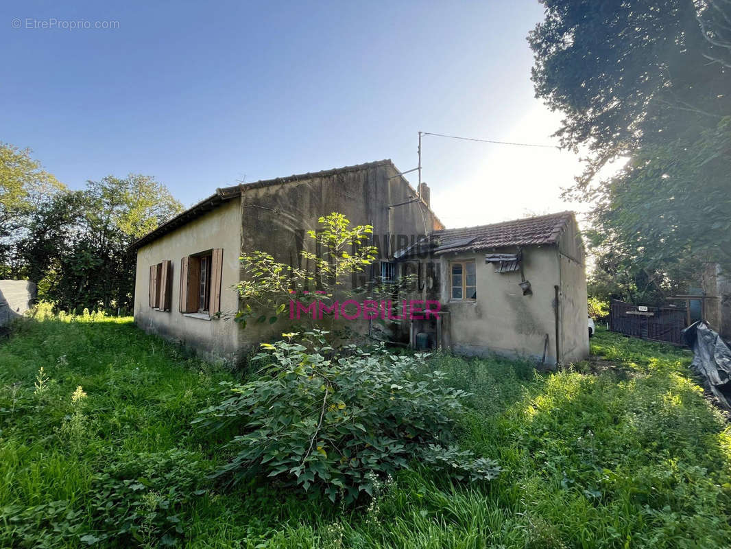 Maison à L&#039;ISLE-SUR-LA-SORGUE