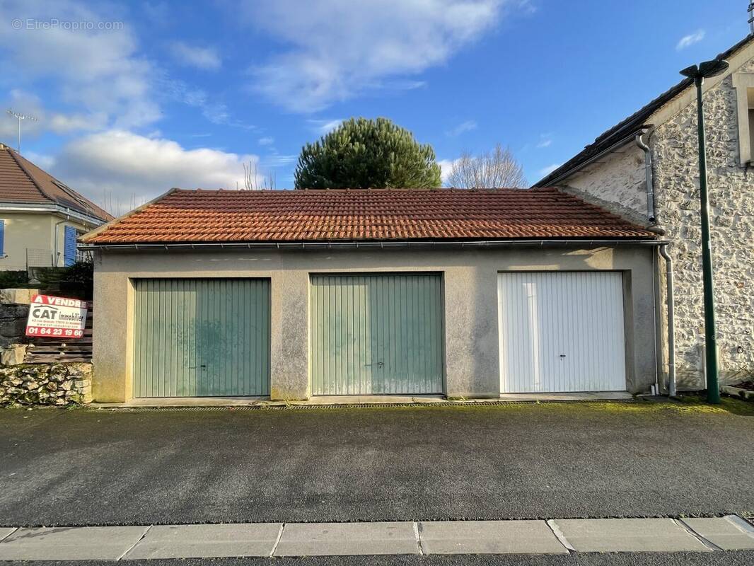 Parking à CHAMPAGNE-SUR-SEINE