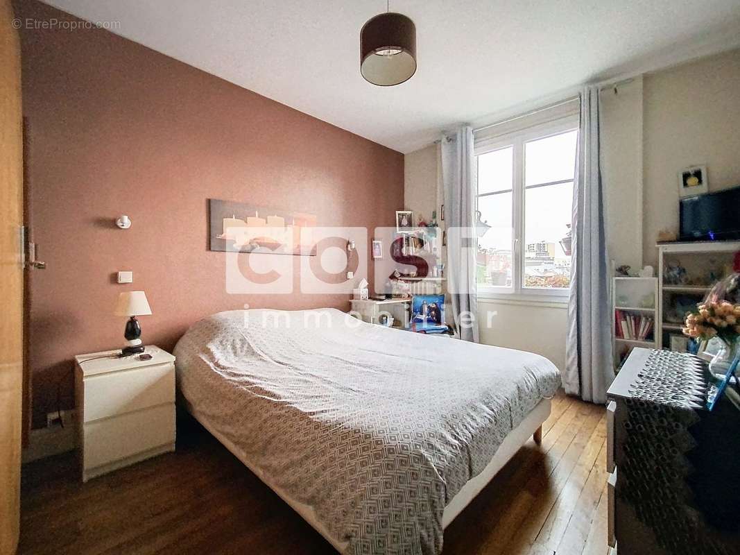 Appartement à GENNEVILLIERS