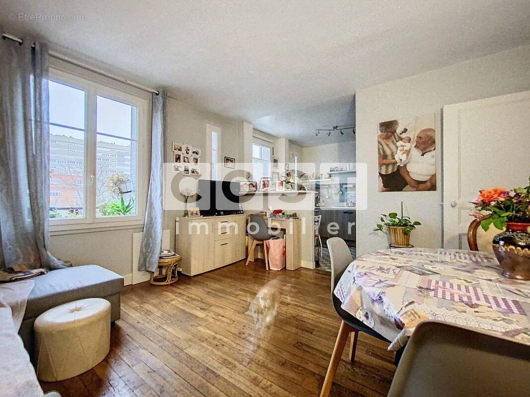 Appartement à GENNEVILLIERS