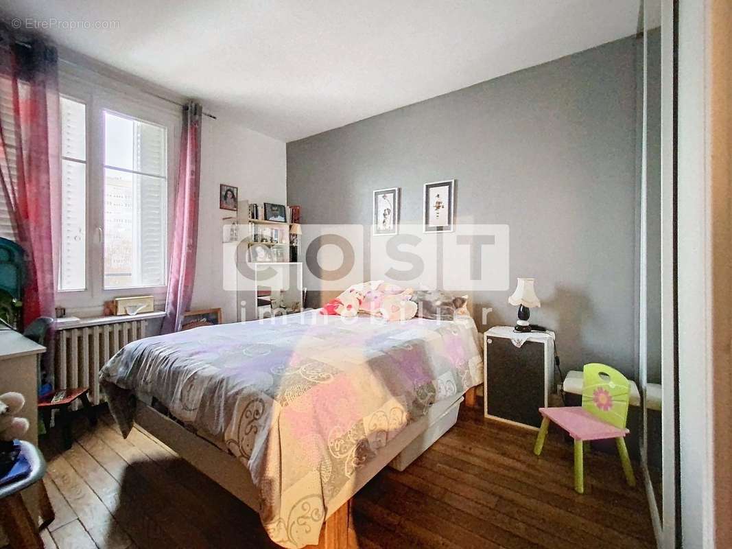 Appartement à GENNEVILLIERS