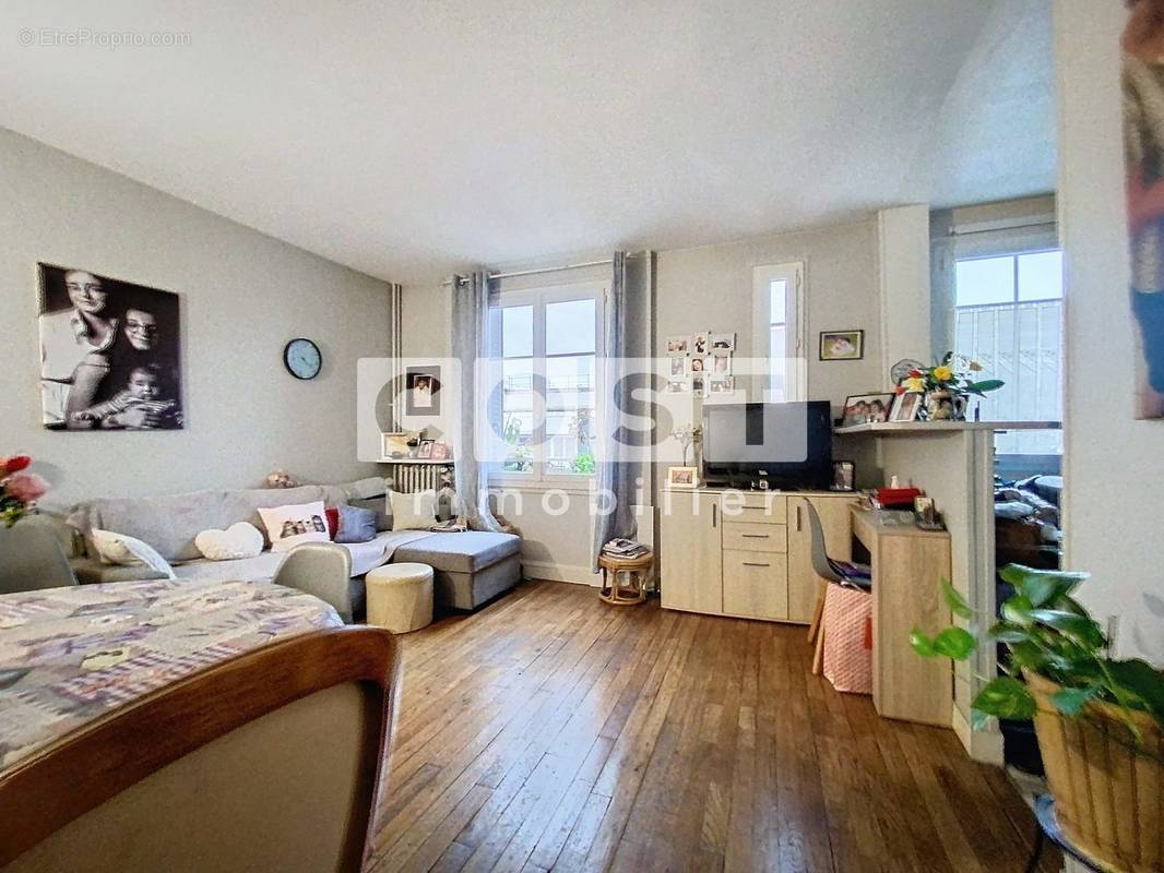 Appartement à GENNEVILLIERS