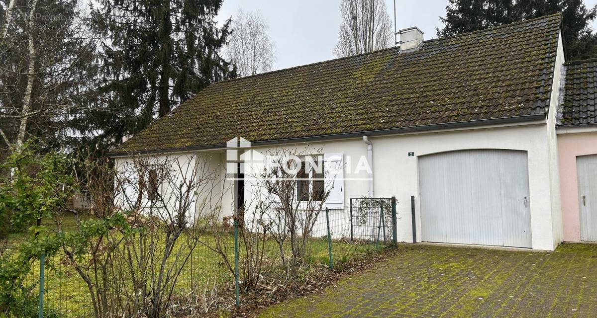 Maison à LES BORDES