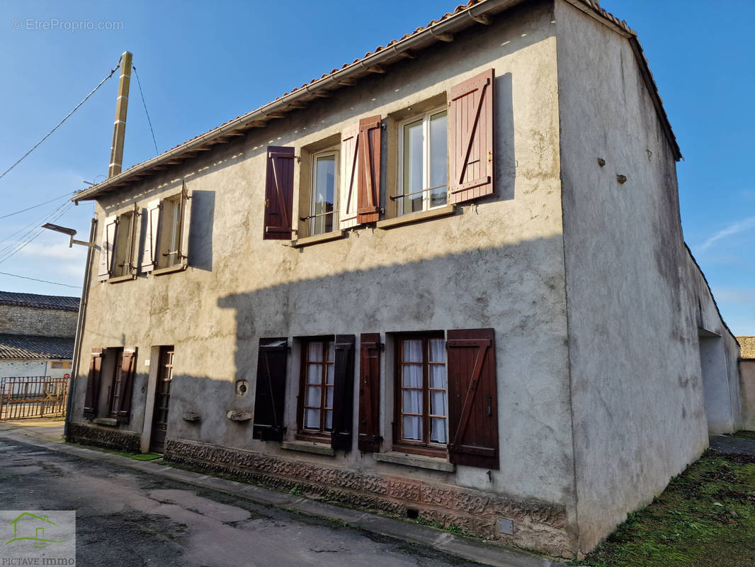 Maison à SAINT-SAUVANT