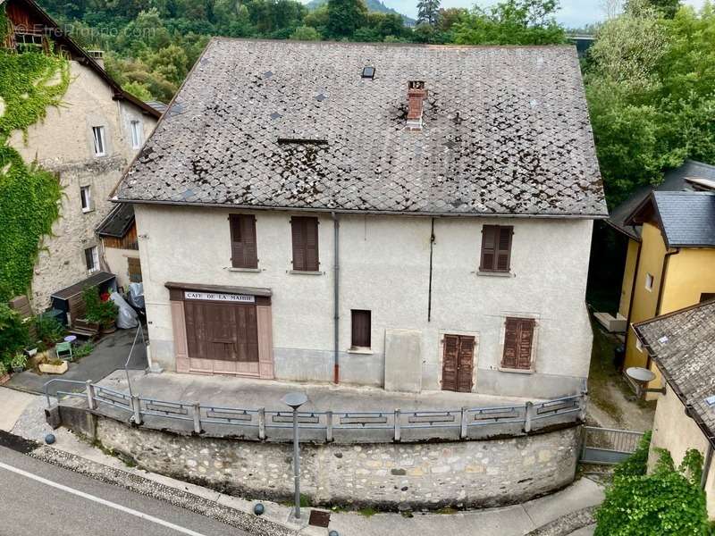 Appartement à ALBY-SUR-CHERAN