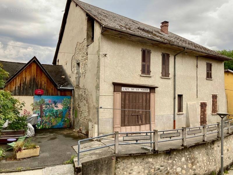 Appartement à ALBY-SUR-CHERAN