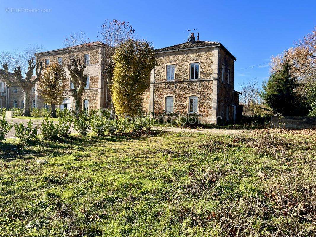 Appartement à CRECHES-SUR-SAONE