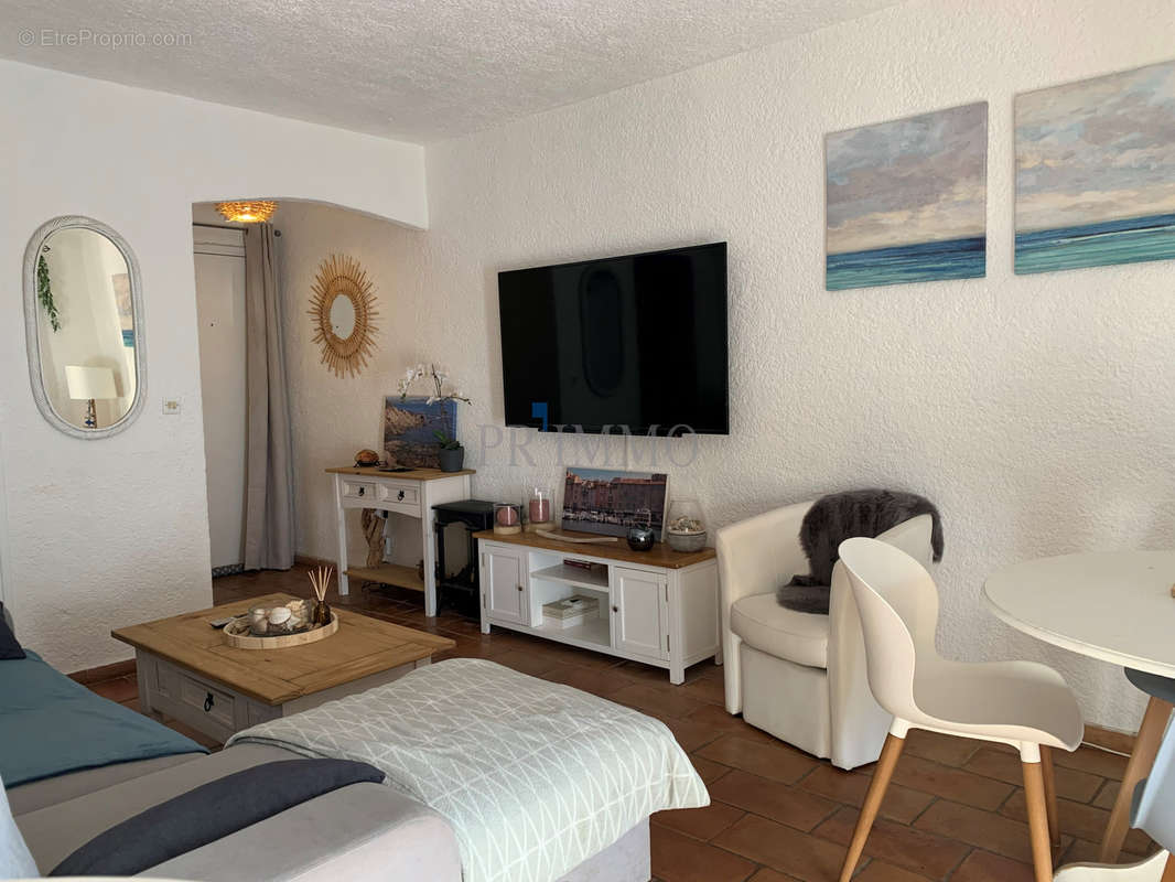 Appartement à ROQUEBRUNE-SUR-ARGENS