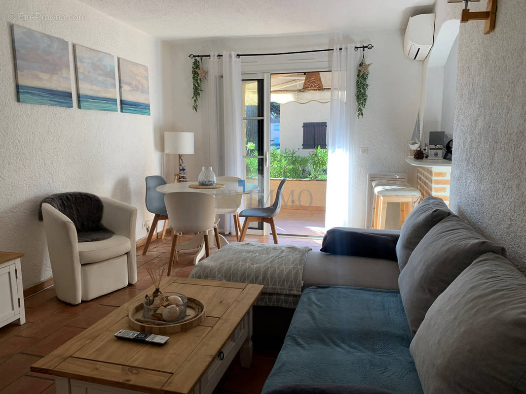 Appartement à ROQUEBRUNE-SUR-ARGENS