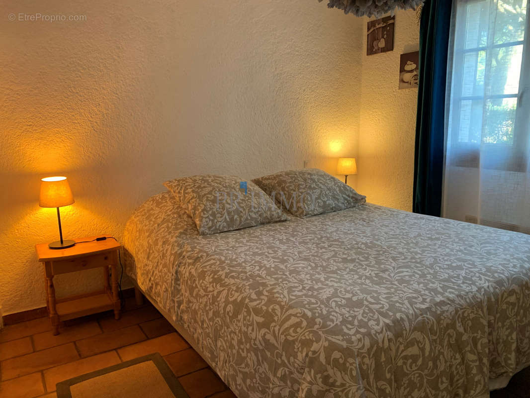 Appartement à ROQUEBRUNE-SUR-ARGENS