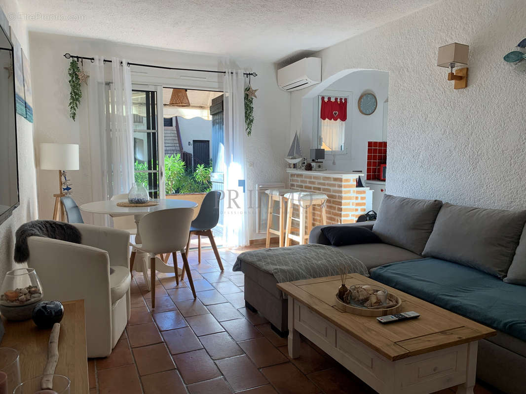 Appartement à ROQUEBRUNE-SUR-ARGENS