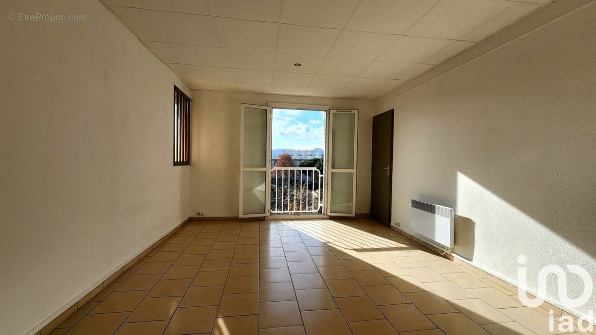 Photo 1 - Appartement à MARSEILLE-9E