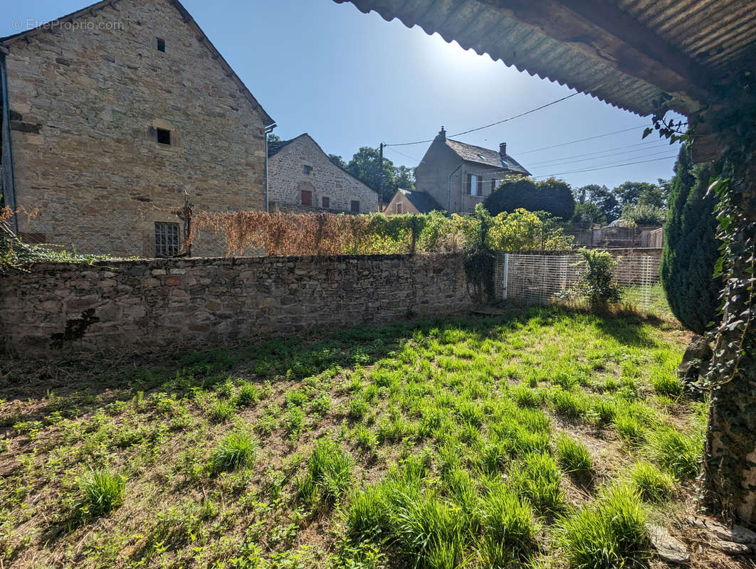 Maison à SEVERAC-LE-CHATEAU