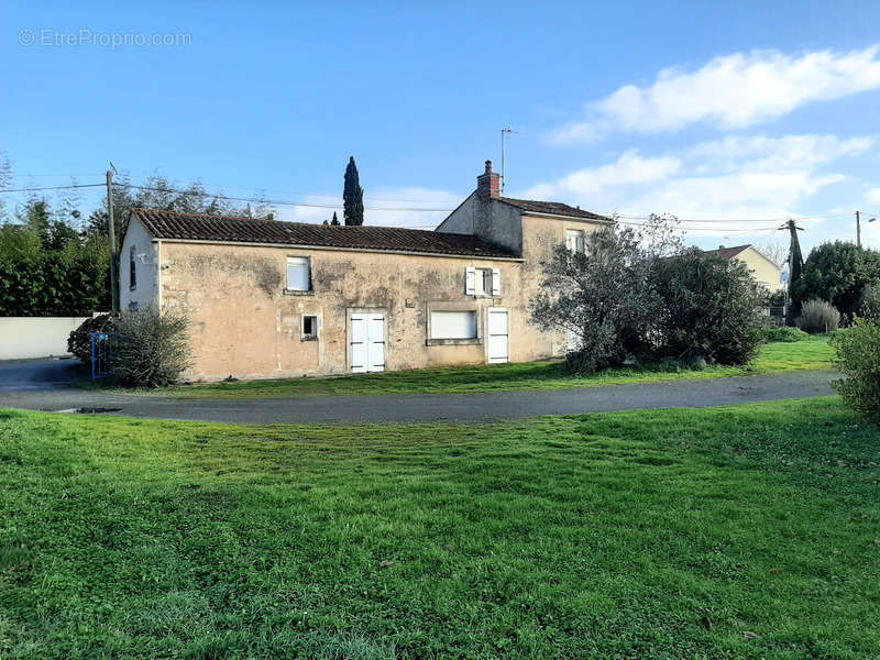 Maison à FONTENAY-LE-COMTE