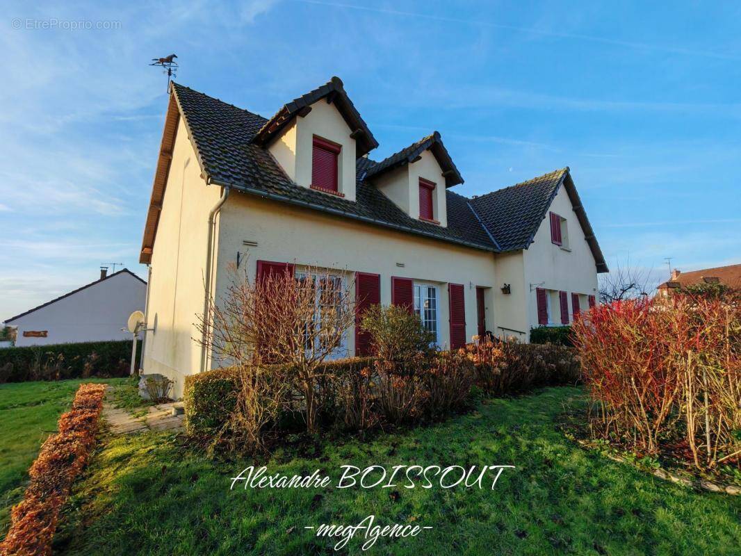 Maison à FERRIERES-EN-BRAY