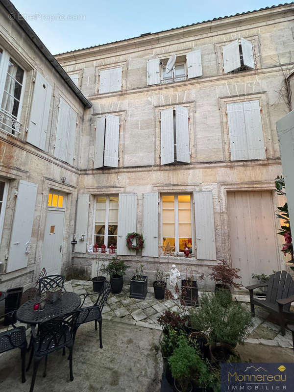 Maison à COGNAC