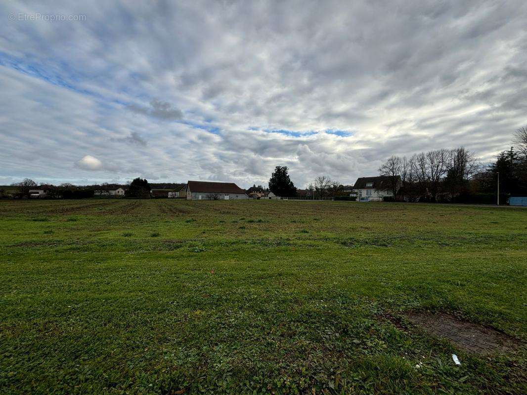 Terrain à GENLIS