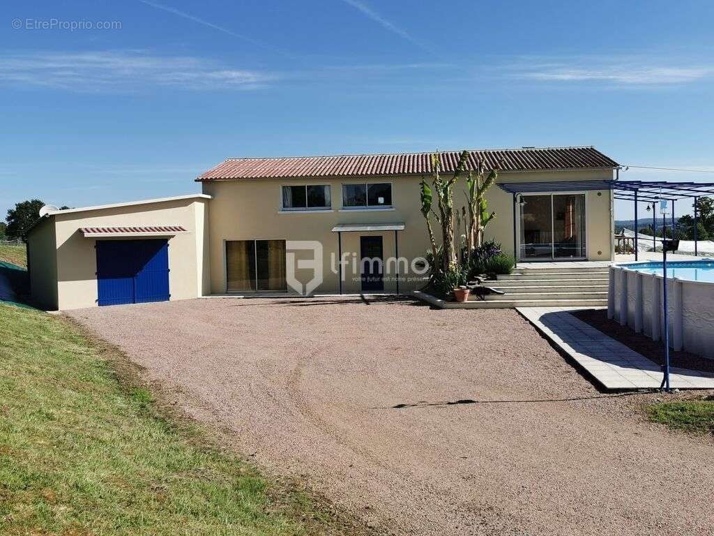 Maison à SAINT-LAURENT-SUR-GORRE