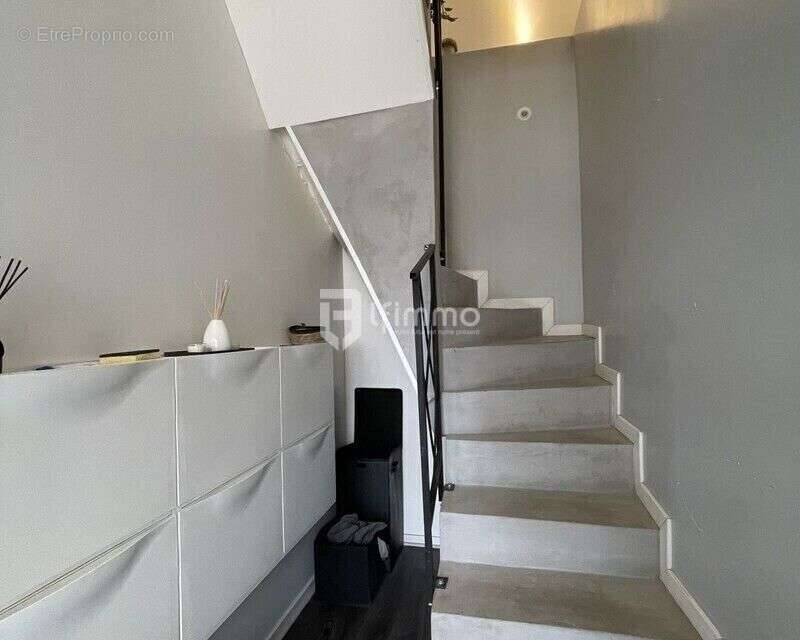 Appartement à VERT-SAINT-DENIS