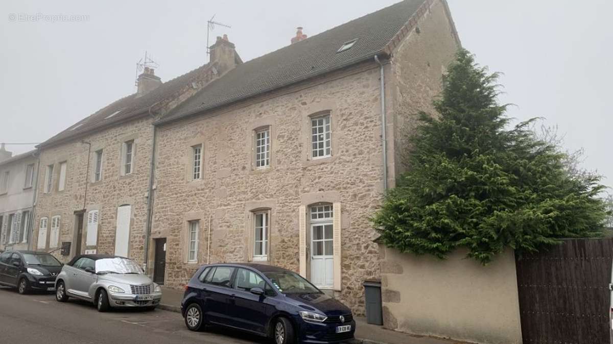 Maison à AUTUN