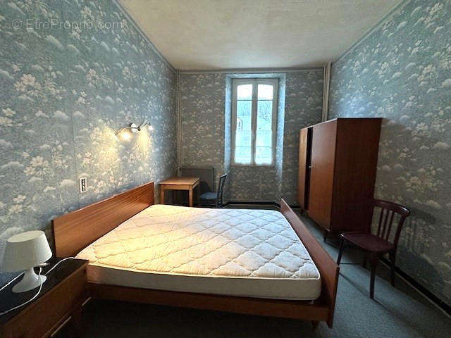 2ème etage chambre. - Maison à LANNEMEZAN