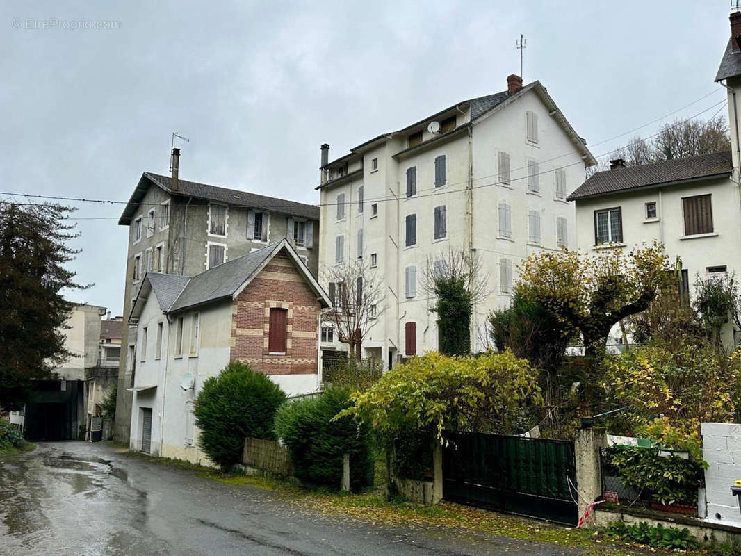 annexe et hotel vue arrière avec garage... - Maison à LANNEMEZAN