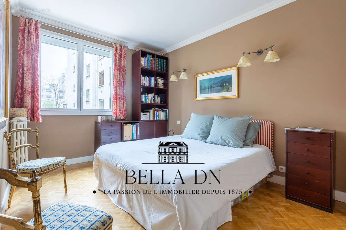 Appartement à NEUILLY-SUR-SEINE