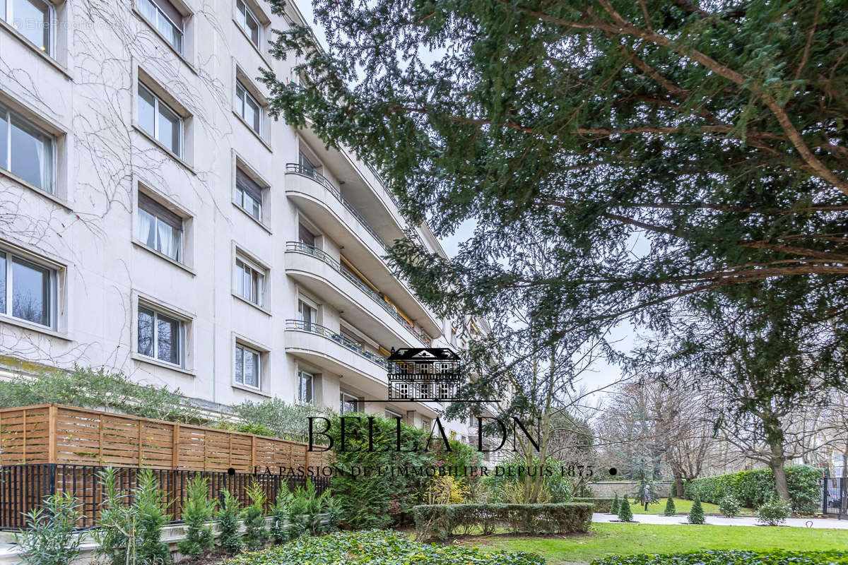 Appartement à NEUILLY-SUR-SEINE