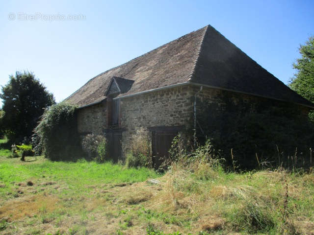 Maison à SAINT-YRIEIX-LA-PERCHE