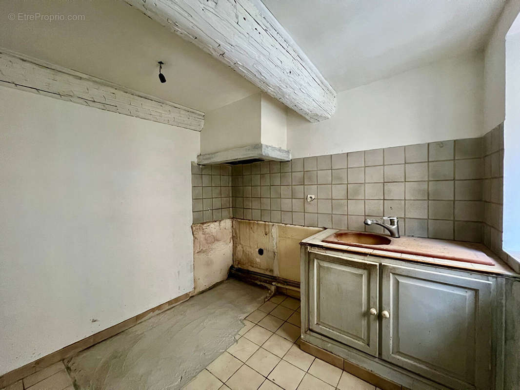 Appartement à MARSEILLE-5E