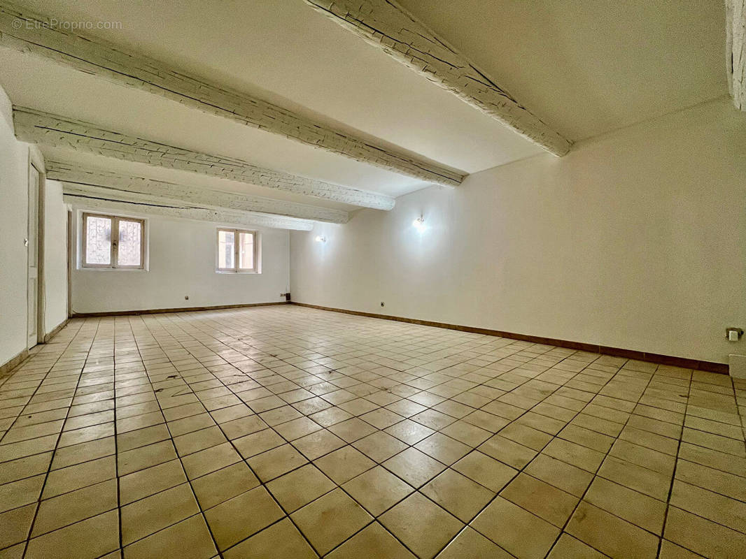 Appartement à MARSEILLE-5E